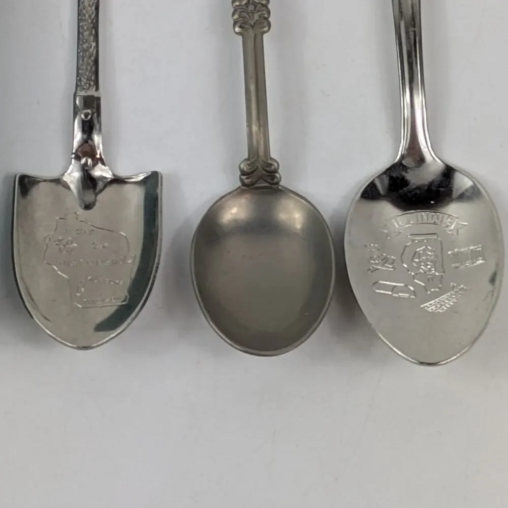 Unbranded vintage souvenir